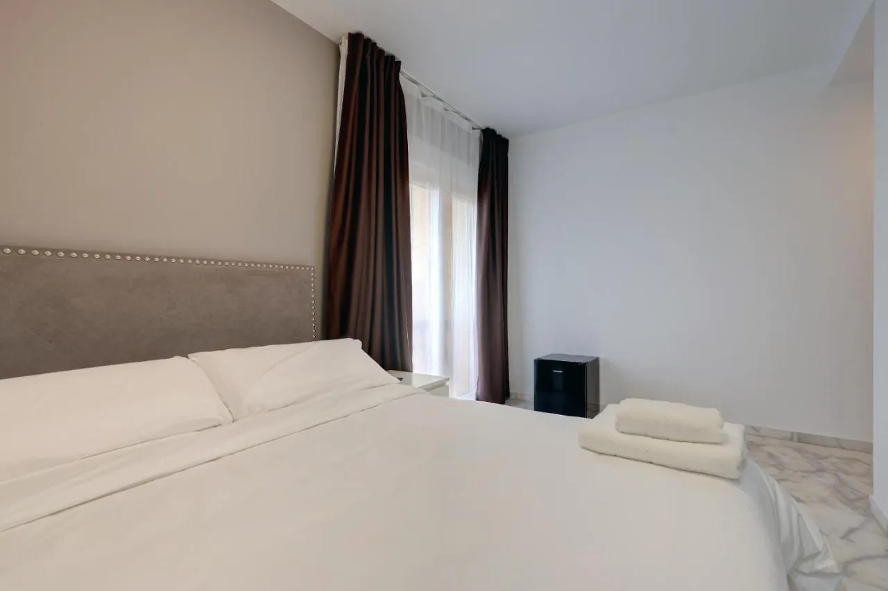 Affittacamere Hostal 37 Estepona